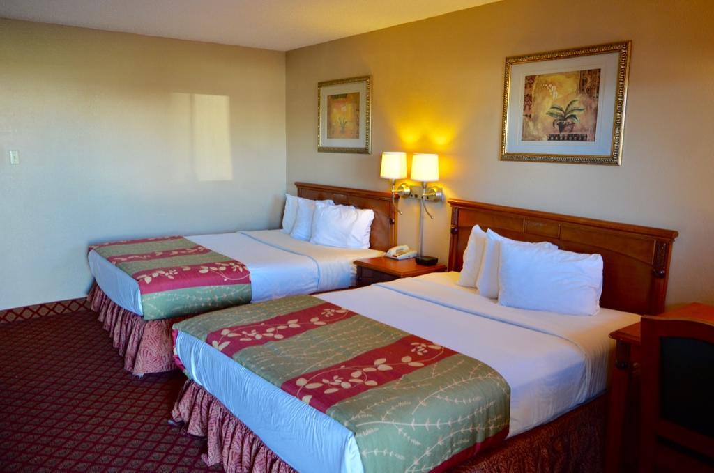 Americas Best Value Inn Crosstimbers Stephenville Extérieur photo